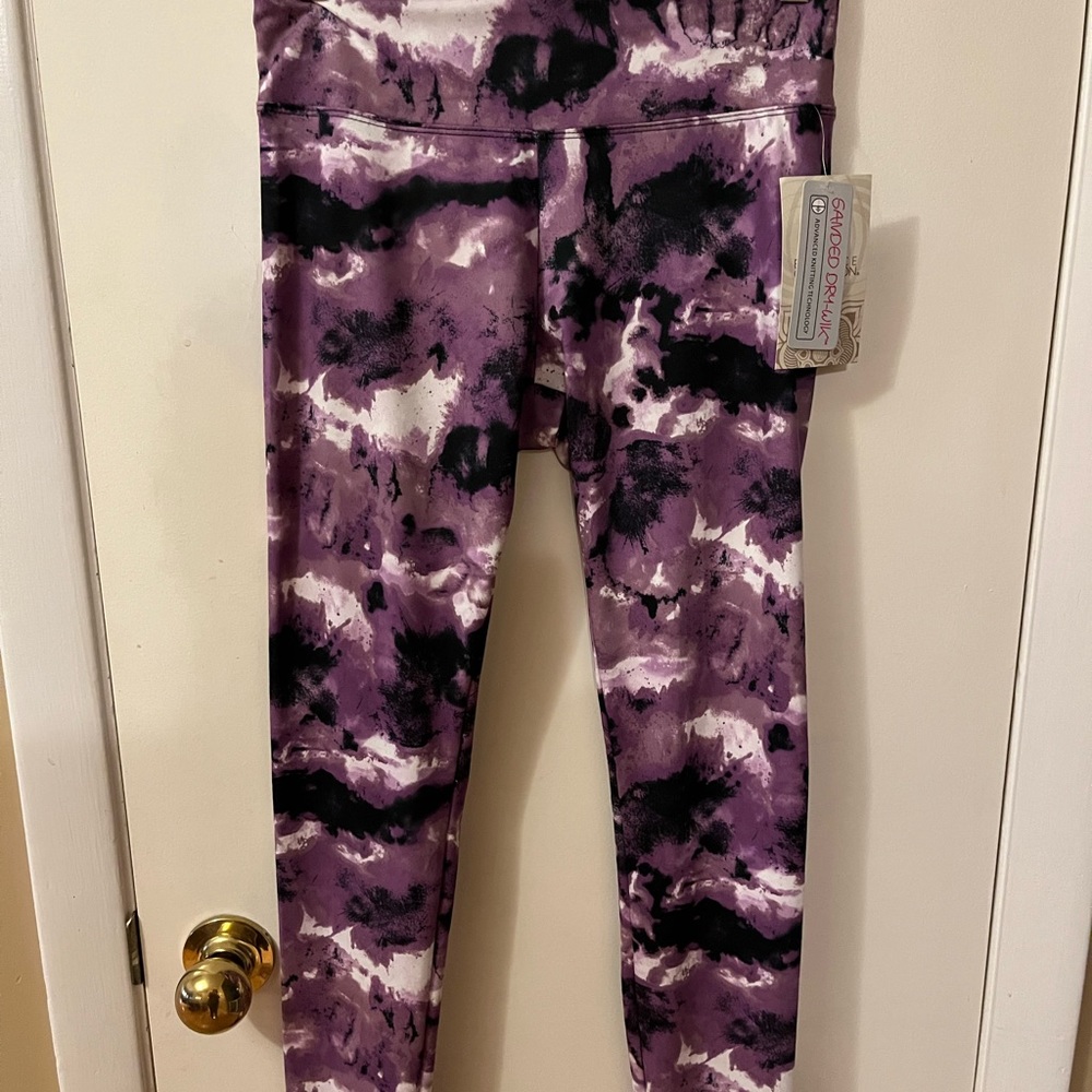 NWT balance collection leggings size small